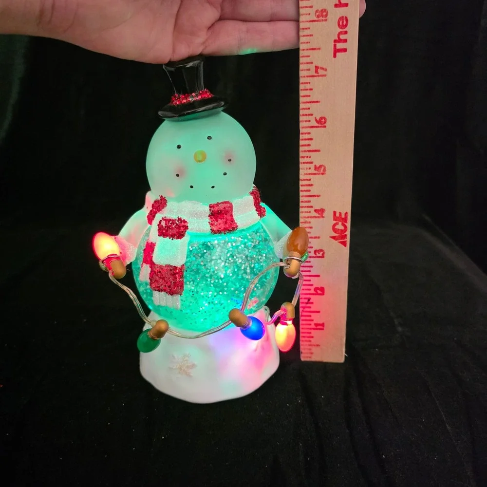 Light Up Color Changing Snowman Glitter Globe Figurine Christmas Decor 7.5 Inch